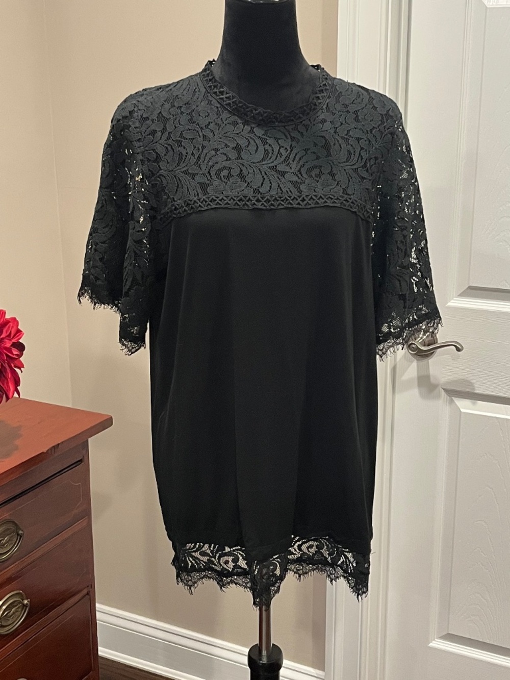 Amaryllis Black Crew Neck Short Sleeve Lace Top Tunic Blouse L (Minor Flaw)